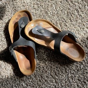 EUC Gizeh Birkenstock Sandal Black 38/8